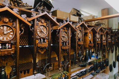 Hersteller streben einen Schutz der Kuckucksuhr als Kulturerbe an. Foto: Philipp von Ditfurth/dpa