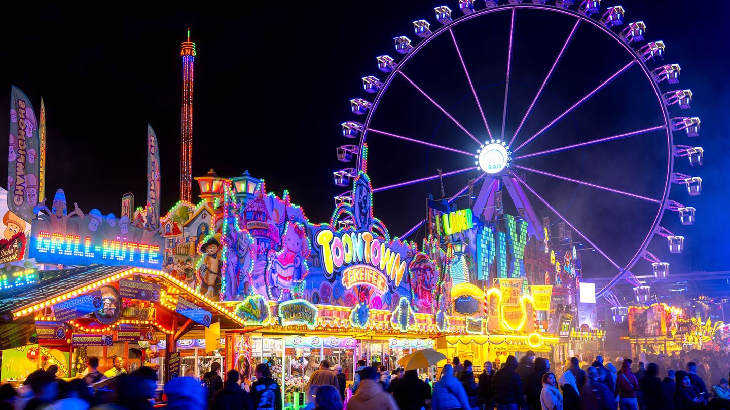 Der Bremer Freimarkt wird mit einer traditionellen Zeremonie "beerdigt". (Archivfoto) Foto: Sina Schuldt/dpa