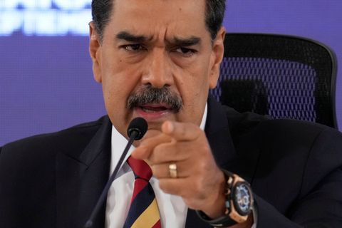 Russland ist mit dem venezolanischen Präsidenten Maduro verbündet. Foto: Ariana Cubillos/AP/dpa