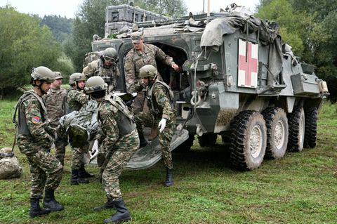 Simulierte Verletztenversorgung bei Nato-Übung in Bayern