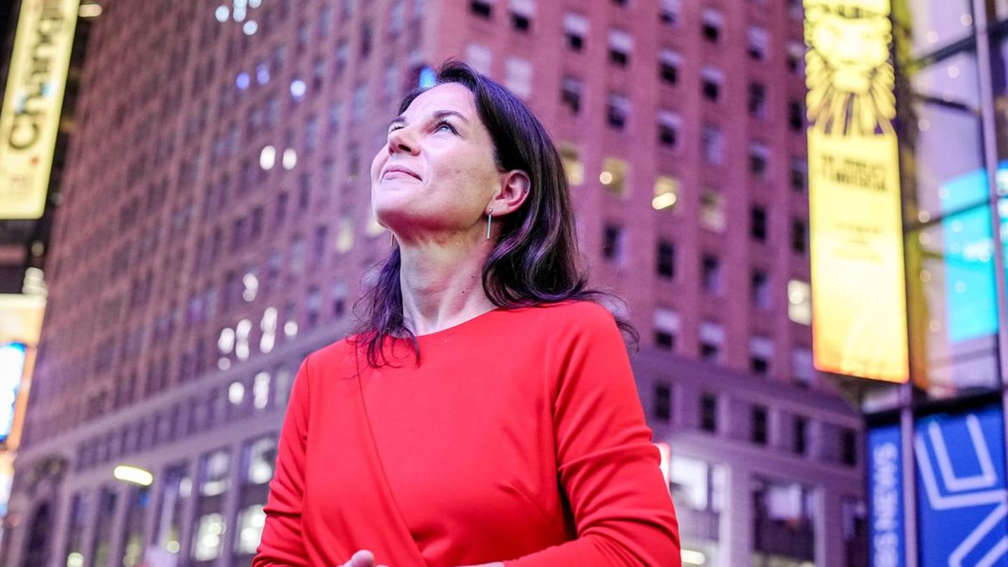 Annalena Baerbock genießt ihr neues Leben in New York – hier auf dem Times Square