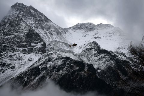 Über dem Ortlergebirge hingen am Wochenende dichte Wolken. Foto: Karl-Josef Hildenbrand/dpa