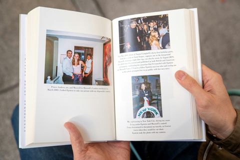 Giuffre-Memoiren mit Foto mit Prinz Andrew