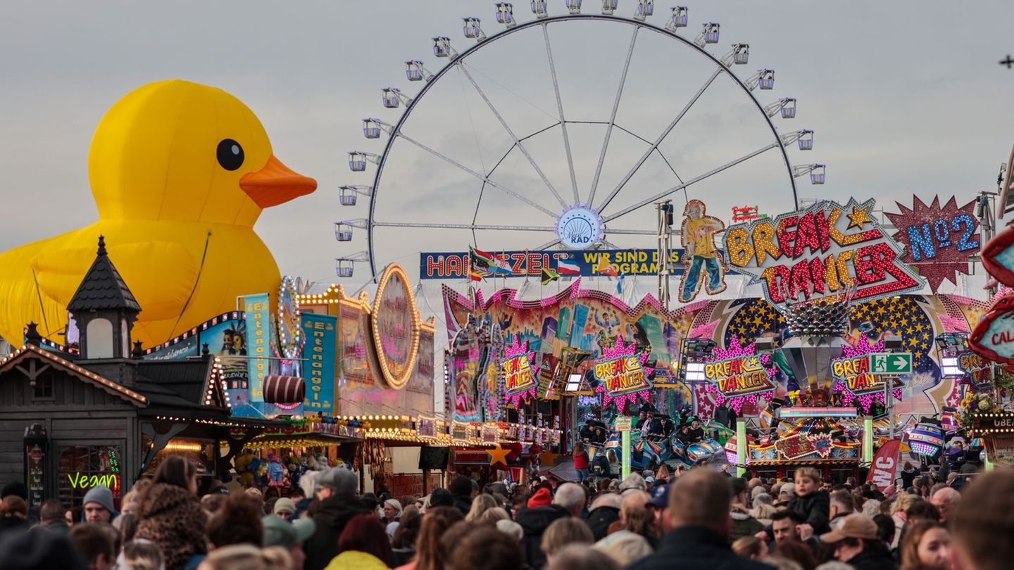 Rund 1,5 Millionen Menschen haben den 990. Bremer Freimarkt besucht. Foto: Focke Strangmann/dpa