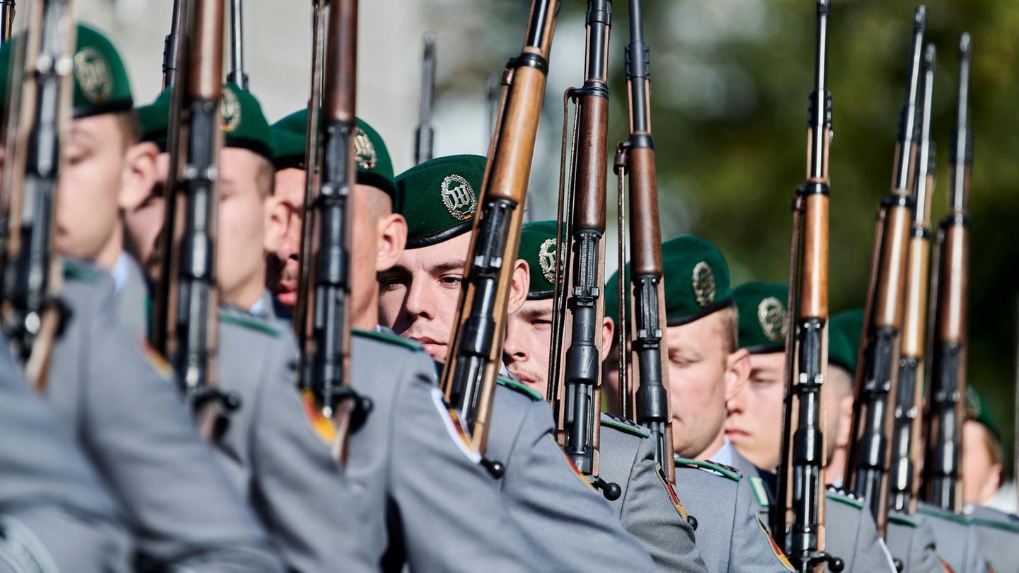 Ein Abiturient soll ein Meme von einem Bundeswehr-Soldaten veröffentlicht haben. Dafür wurde er angezeigt