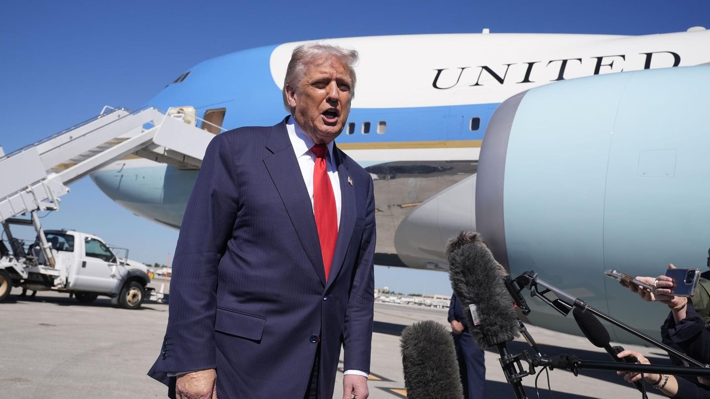 US-Präsident Donald Trump vor der AirForce One