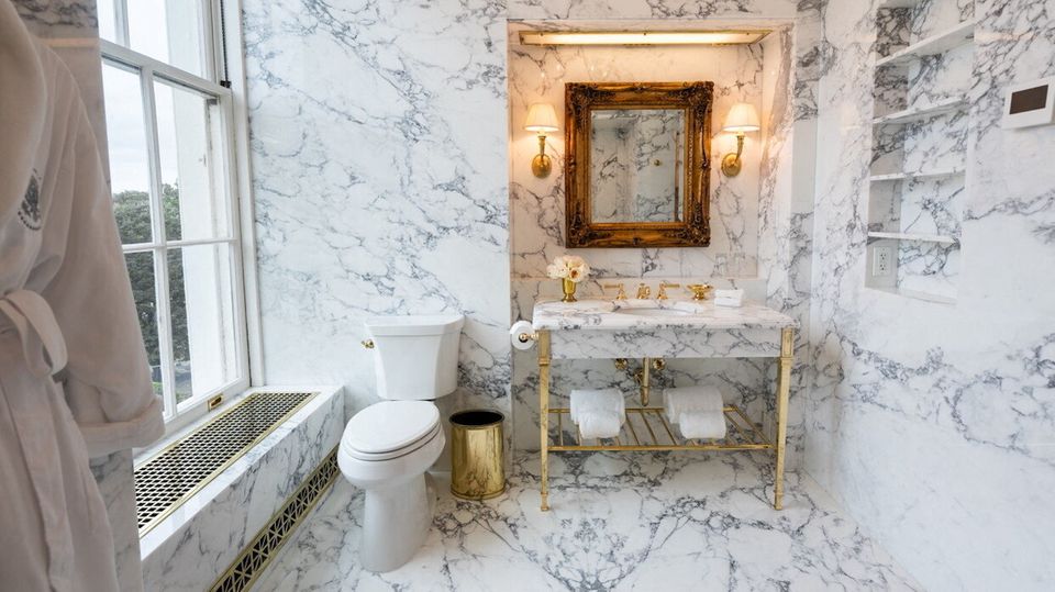 Hauptsache Gold: Das umgebaute Badezimmer im Weißen Haus