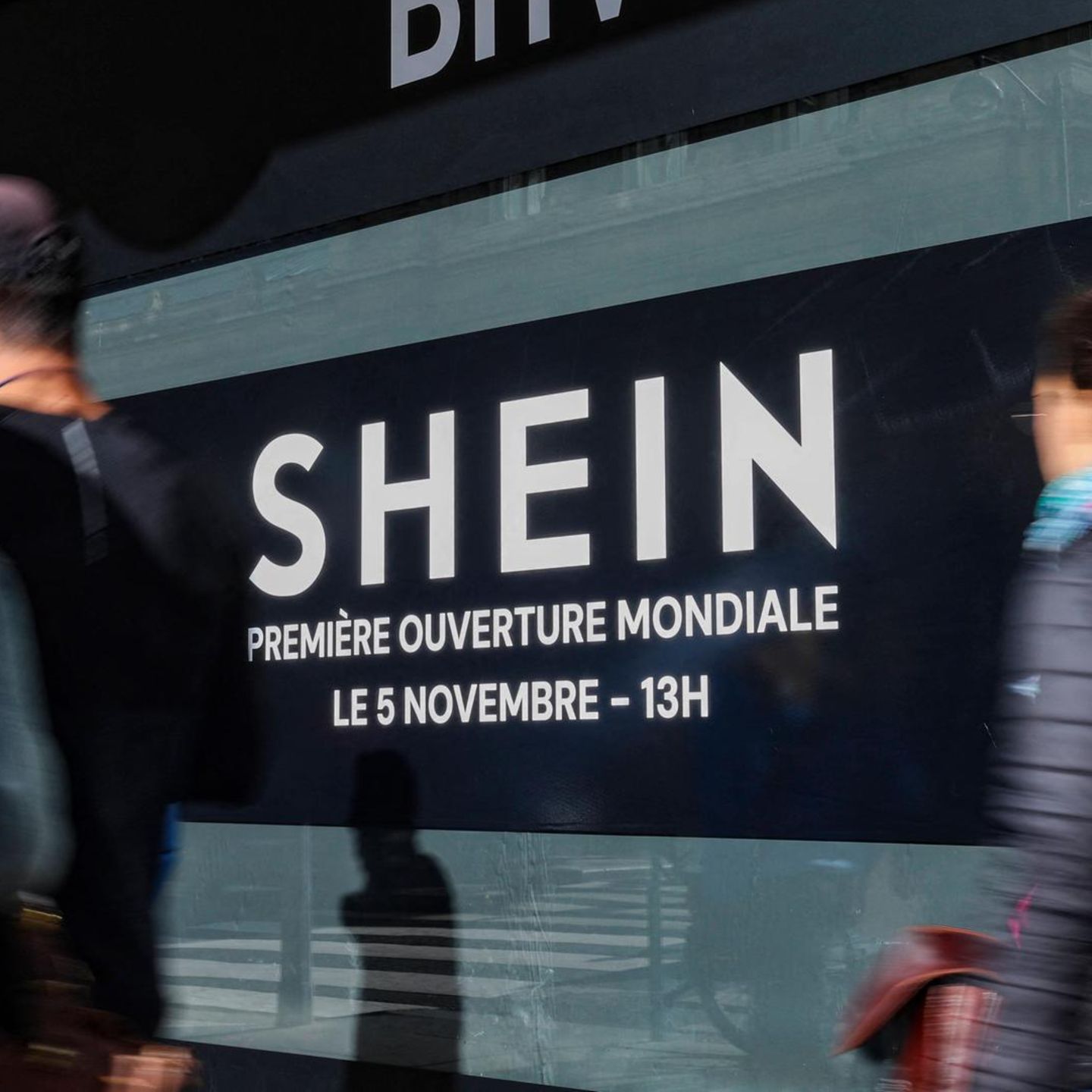 Werbung für ein Geschäft von Shein in Paris