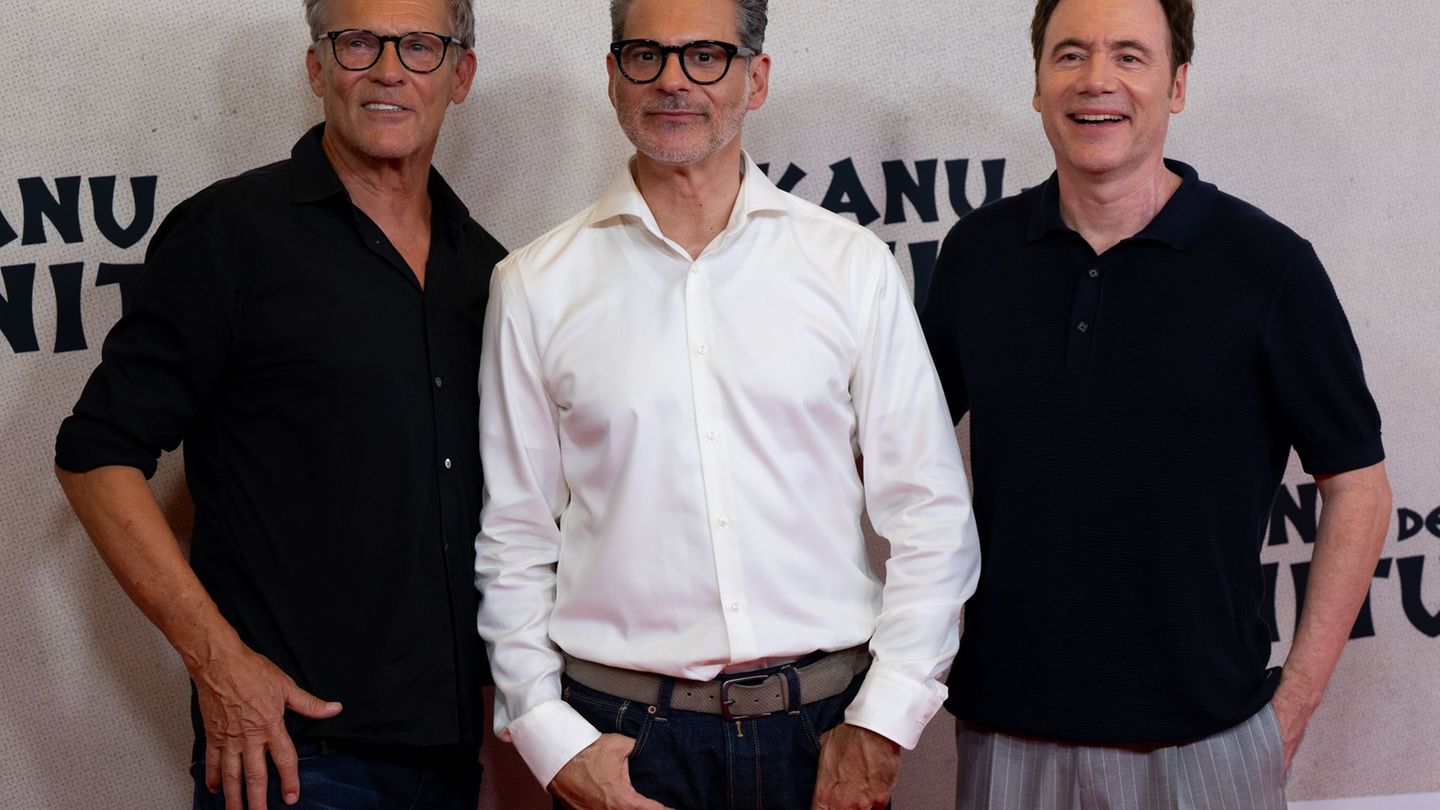 Christian Tramitz (l-r), Rick Kavanian und Michael "Bully" Herbig feiern zurzeit mit "Das Kanu des Manitu" einen riesigen Erfolg