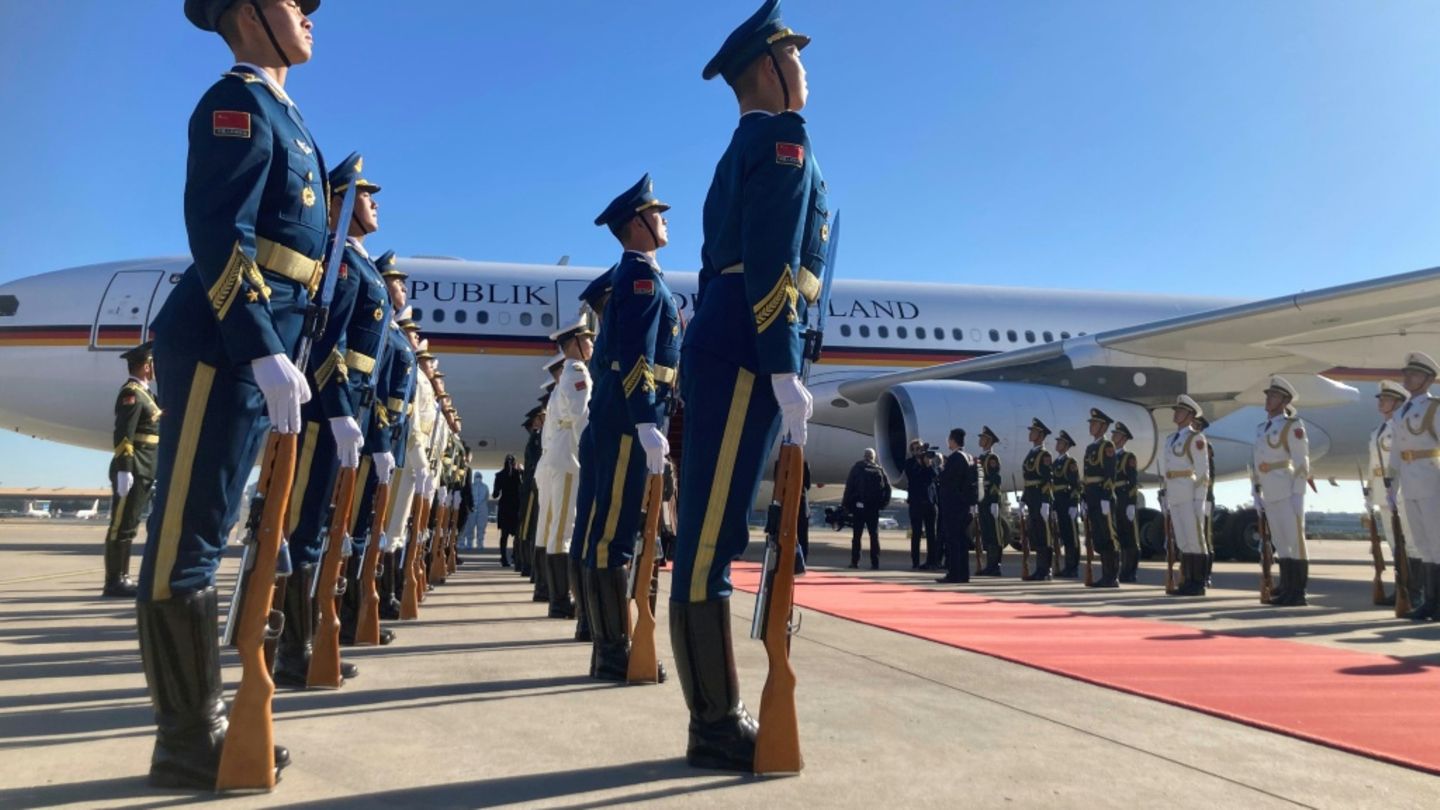 Deutscher Regierungs-Airbus in Peking