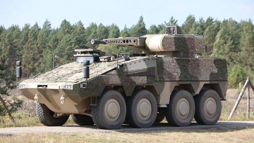 Der "Schakal" ist eine Kombination aus dem Fahrgestell des Radpanzers "Boxer" und dem Turm des Schützenpanzers "Puma"