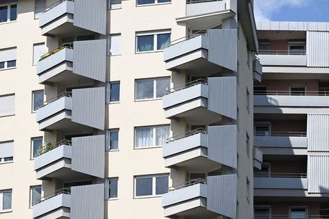Günstige Wohnungen sind in Baden-Württemberg rar. (Symbolbild) Foto: Bernd Weißbrod/dpa