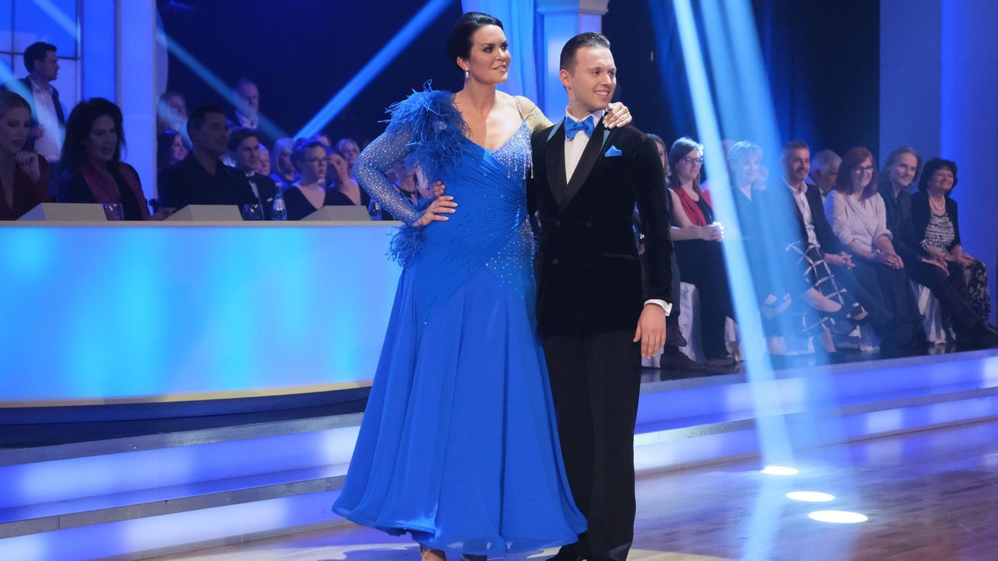 Vorm Bodybuilding: Martina Reuter und Tanzpartner Nikolaus Waltl bei der ORF-Show "Dancing Stars 2023"