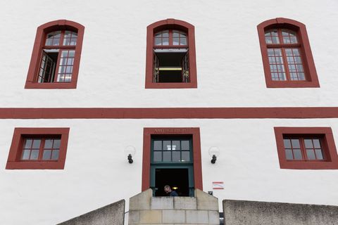 Der Angeklagte war bereits 2022 zu einer Bewährungsstrafe wegen Tierquälerei verurteilt worden. Foto: Friso Gentsch/dpa