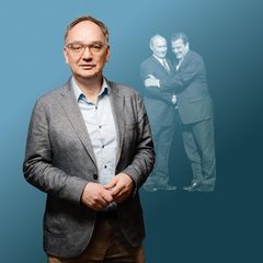 Kolumne Fried, im Hintergrund Schröder und Putin