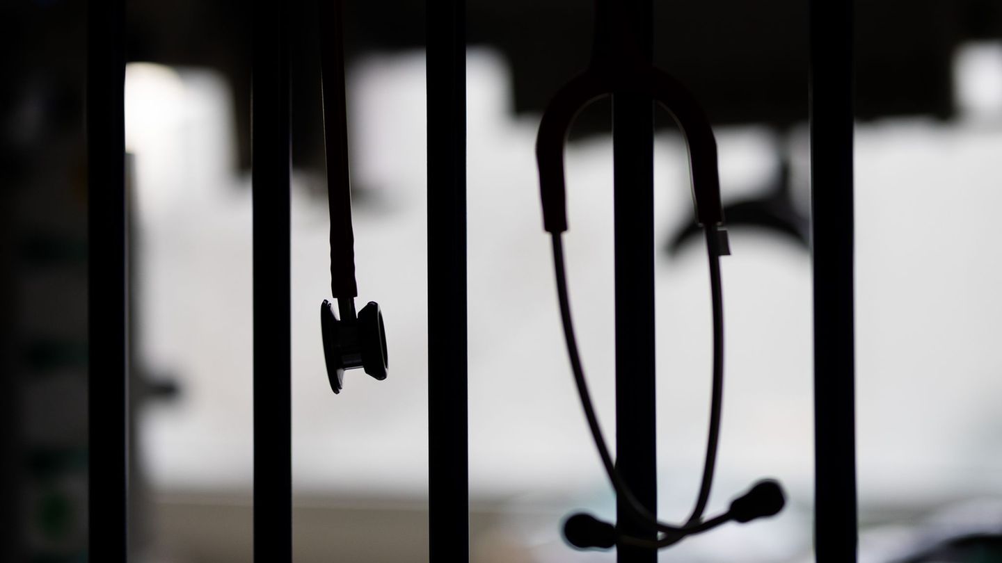 Das Bundesverfassungsgericht hat eine Beschwerde von Notfallmedizinern geprüft. (Archivbild) Foto: Rolf Vennenbernd/dpa