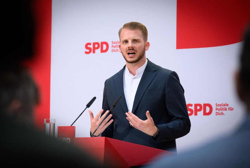 Tim Klüssendorf bei einer Rede