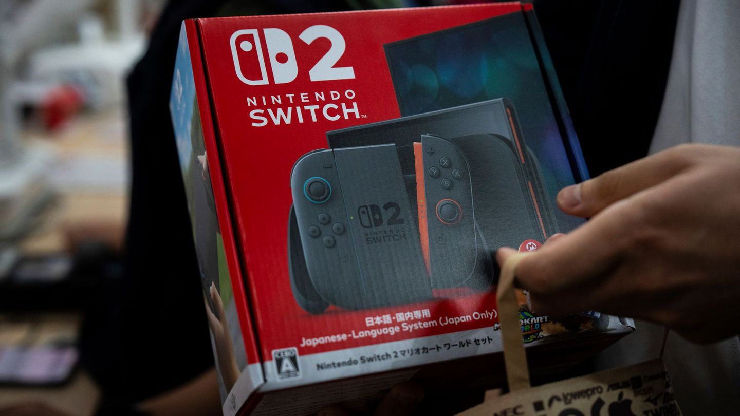 Nintendo-Fans hatten jahrelang der zweiten Generation der Konsole entgegengefiebert. (Archivbild) Foto: Louise Delmotte/AP/dpa