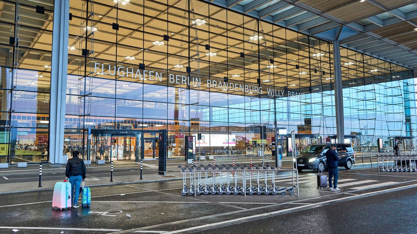 Schönefeld ist die reichste Gemeinde in Brandenburg - dort ist der Flughafen BER angesiedelt. (Archivbild) Foto: Michael Ukas/dp