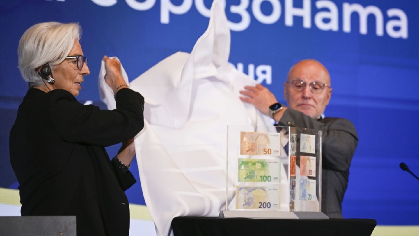 Feierliche Enthüllung