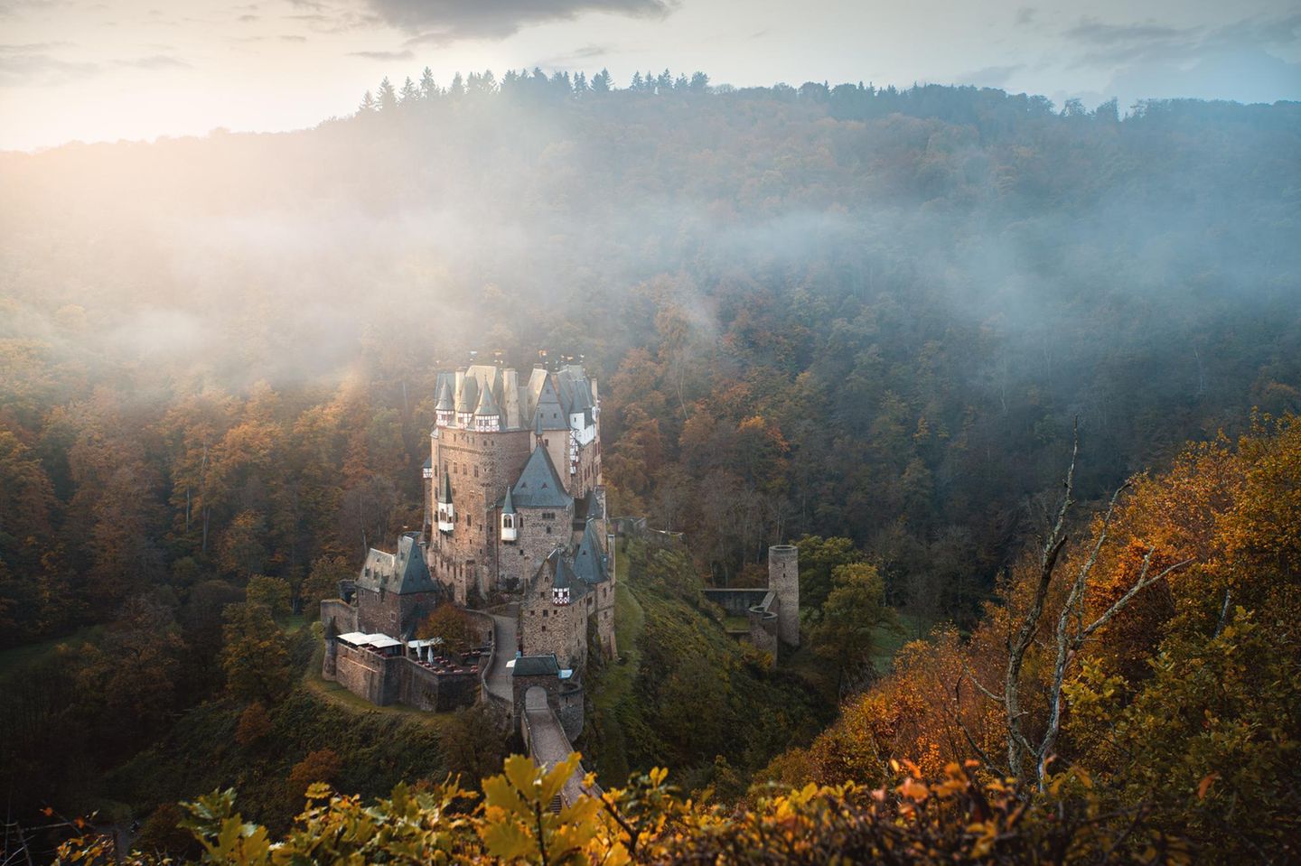Burg Eltz im Herbst