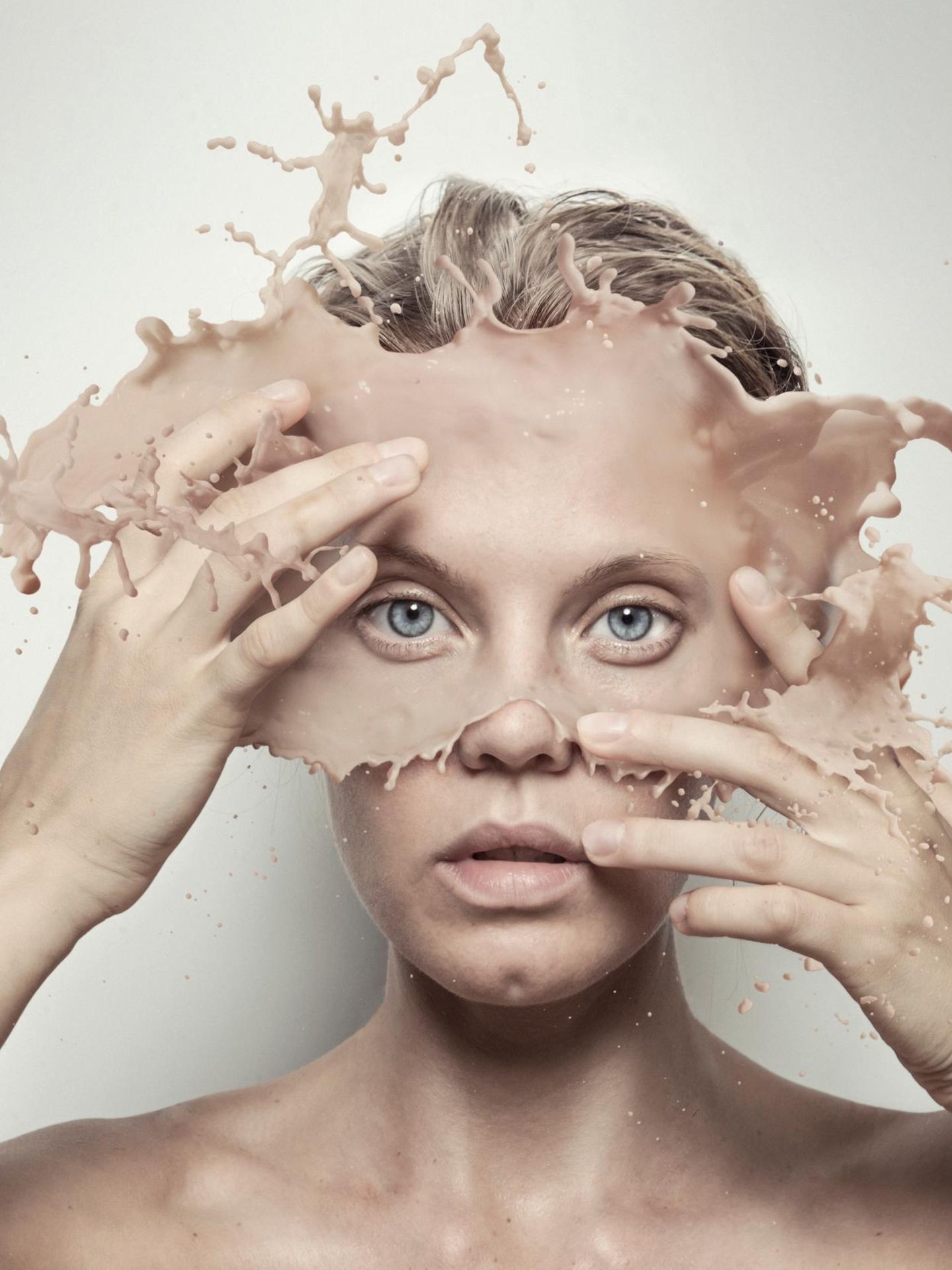 Thema Ozempic-Face: Bildmontage einer Frau