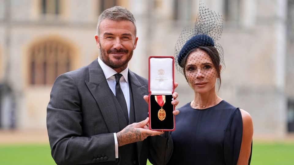 David Beckham und seine Frau Victria nach dem Ritterschlag