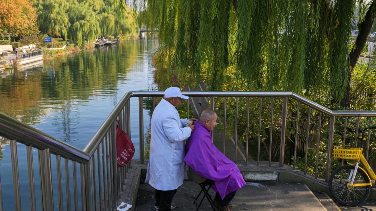 Haarschnitt an der frischen Luft