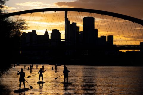 Frankfurt ist von einem Reisemagazin zu einem der "Best Places to Go" gekürt worden. (Archivbild) Foto: Boris Roessler/dpa