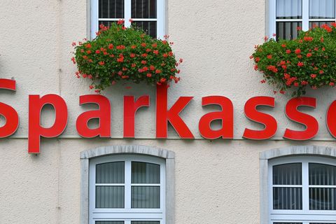 Bei dem Tresor-Einbruch soll ein Schaden in zweistelliger Millionenhöhe entstanden sein. (Symbolbild) Foto: Patrick Pleul/dpa-Ze