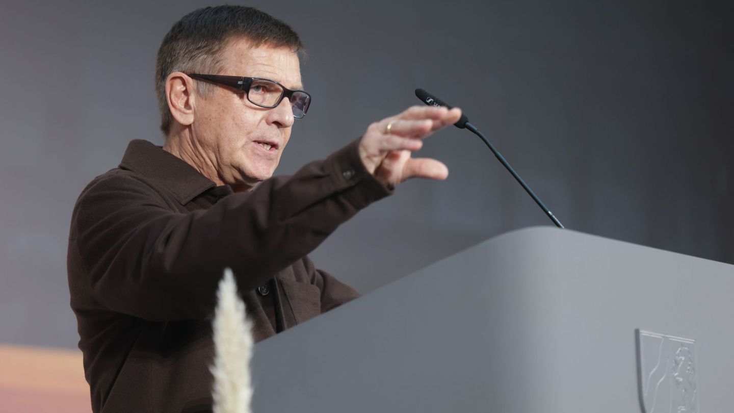 Fotokünstler Andreas Gursky liefert sich Skirennen mit Rockstar Campino Foto: Oliver Berg/dpa-Pool/dpa