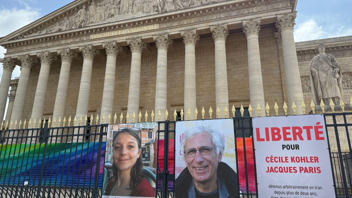 Nach mehr als drei Jahren konnten zwei Franzosen die Haft im Iran verlassen. (Archivbild) Foto: Rachel Boßmeyer/dpa