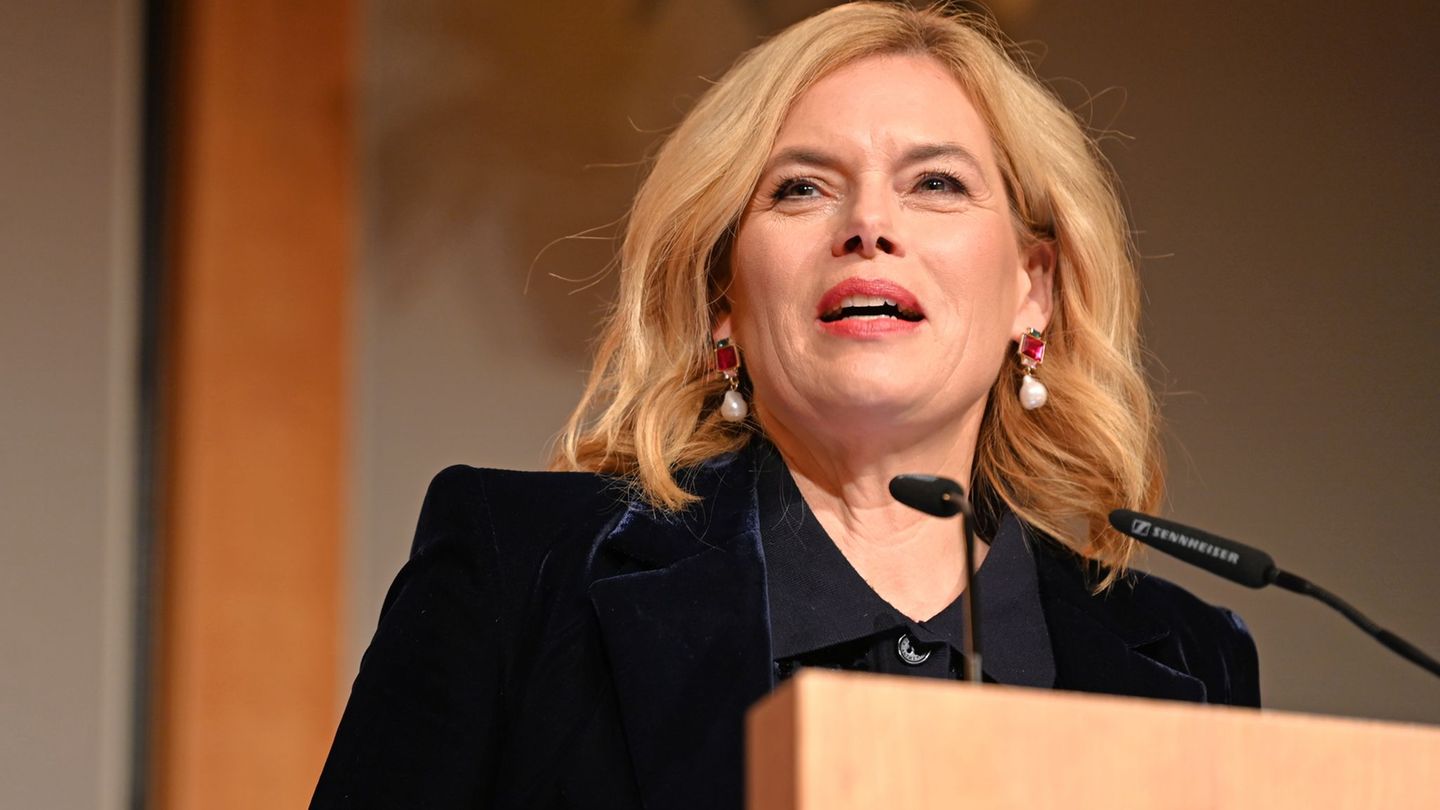 Bei Preisverleihung: Klöckner bezeichnet Deutschland als den "Puff Europas"