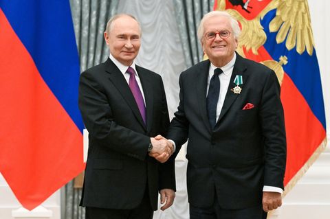 Trotz des andauernden Konflikts zwischen Russland und dem Westen hat Kremlchef Wladimir Putin dem deutschen Pianisten und Dirige