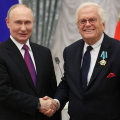 Trotz des andauernden Konflikts zwischen Russland und dem Westen hat Kremlchef Wladimir Putin dem deutschen Pianisten und Dirige