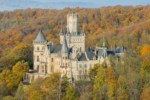Die zweite Staffel der Teenie-Serie "Maxton Hall" startet - und am Schloss Marienburg als Drehort wird mit deutlich mehr Besuche