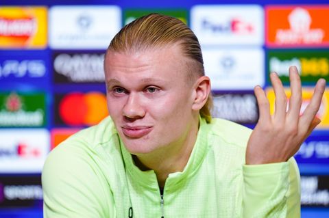 Sieht sich nicht auf Augenhöhe mit Messi und Ronaldo: Erling Haaland. Foto: Martin Rickett/PA Wire/dpa