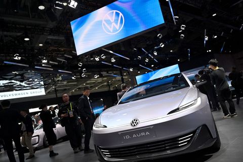 Volkswagen will nun auch selbst Chips entwickeln. Foto: Johannnes Neudecker/dpa