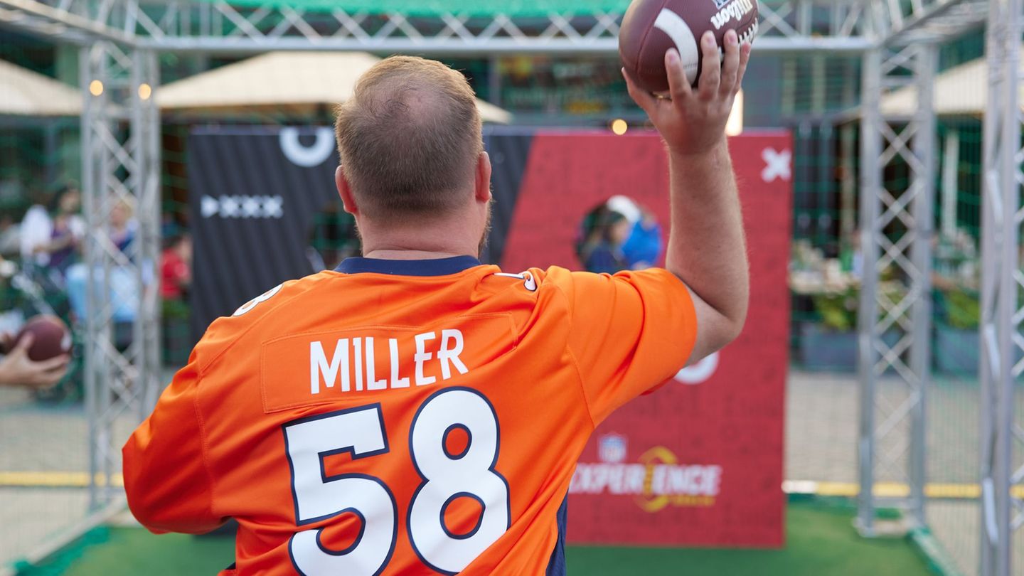 Im gesamten Stadtzentrum bietet die NFL Mitmachaktionen für die Fans. (Archivbild) Foto: Joerg Carstensen/dpa