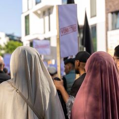 Vergangenes Jahr organisierte der Verein Muslim Interaktiv noch eine Demo gegen angebliche Islamfeindlichkeit in Hamburg