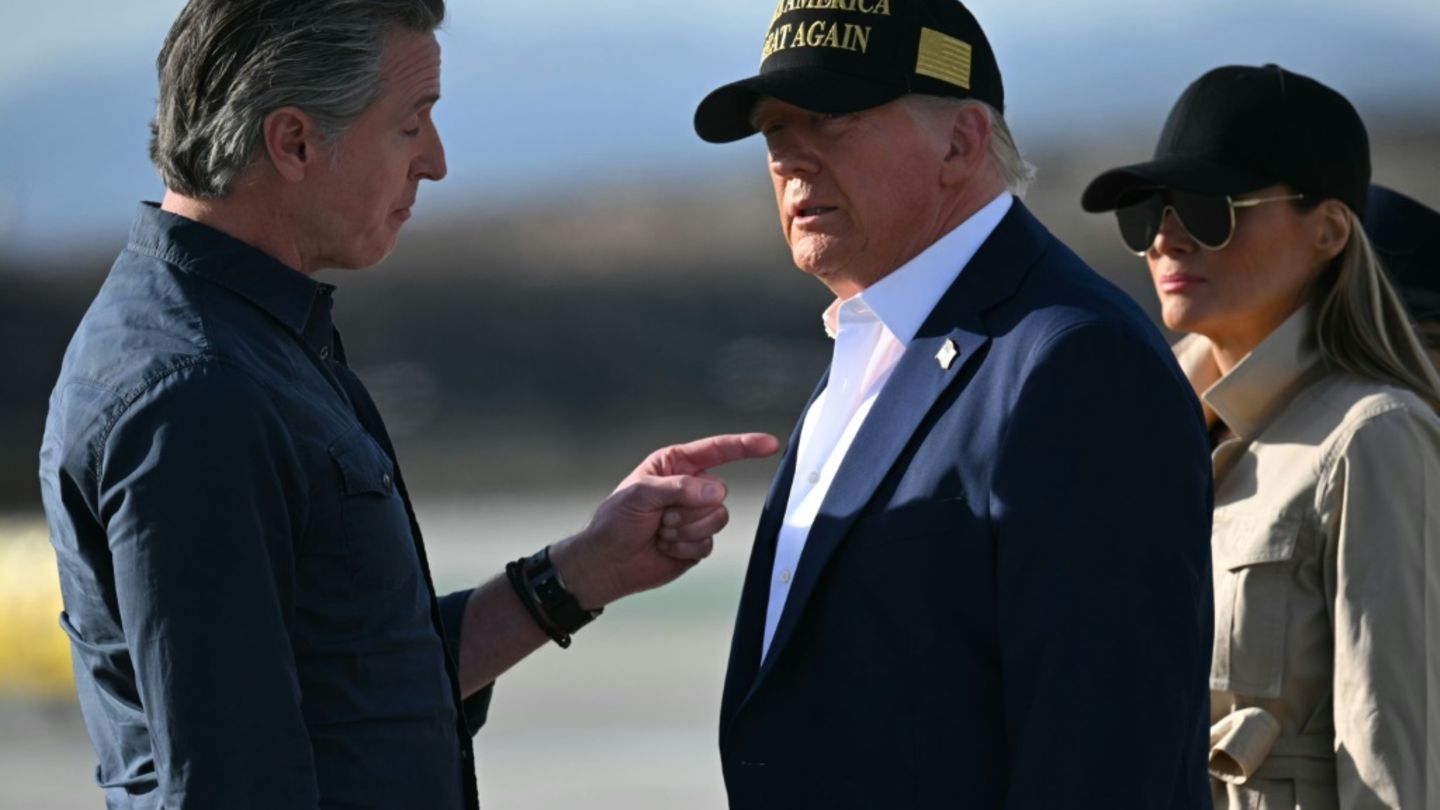 Gavin Newsom (l.) und Donald Trump