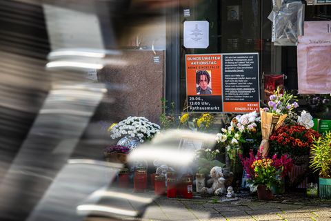 Nach dem gewaltsamen Tod des 21-jährigen Lorenz in Oldenburg hat die Staatsanwaltschaft Anklage gegen den beschuldigten Polizist