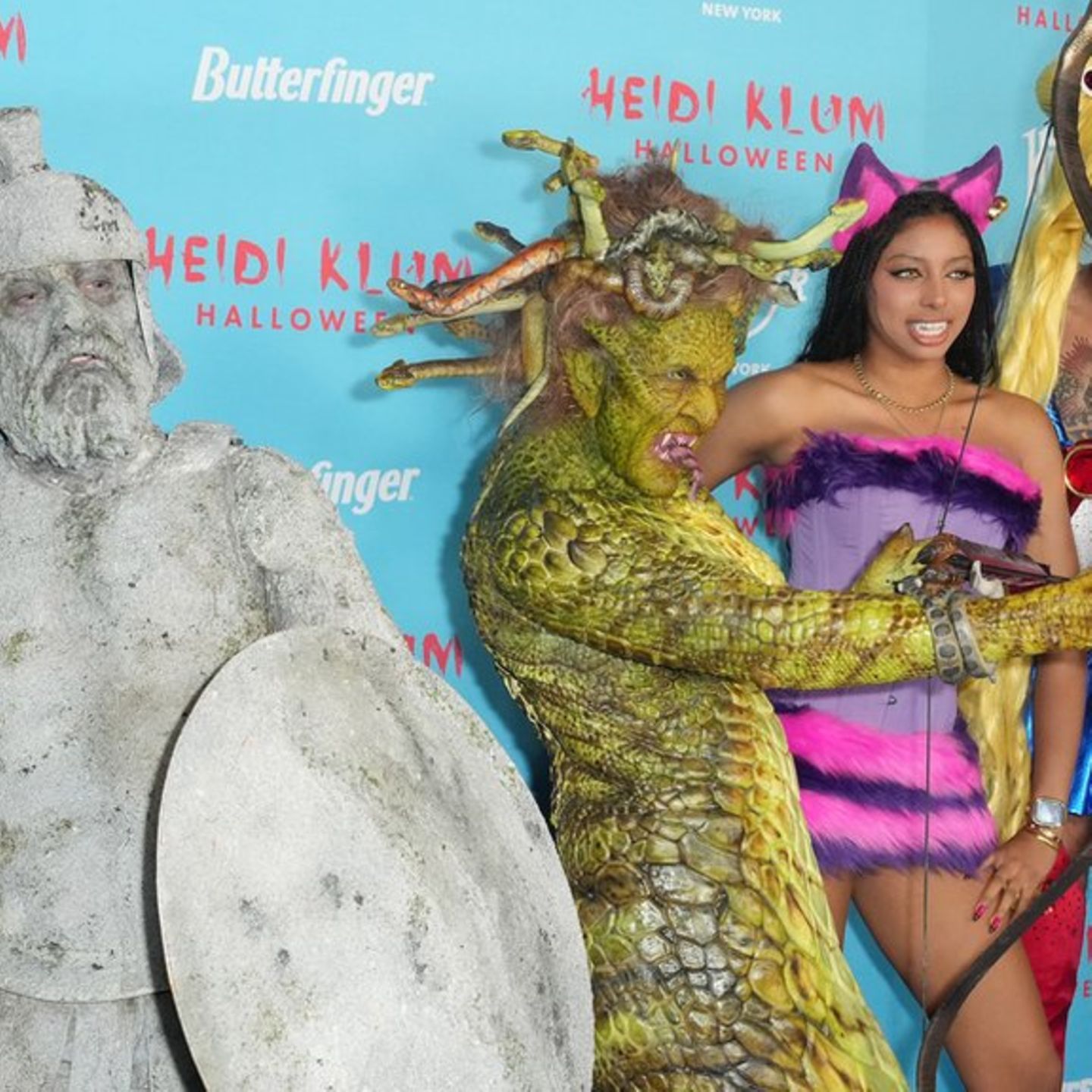 Tom Kaulitz (l.) als Soldat und Bill Kaulitz (r.) als Sailor Moon.