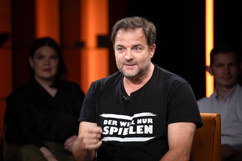 Hundeexperte Martin Rütter hat seine letzte Tour angekündigt. (Archivbild) Foto: Sina Schuldt/dpa