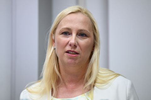 Hessens Sportministerin Diana Stolz (CDU) hat den Einsatz des Hessischen Fußball-Verbandes beim Schutz von Kindern gewürdigt. Fo