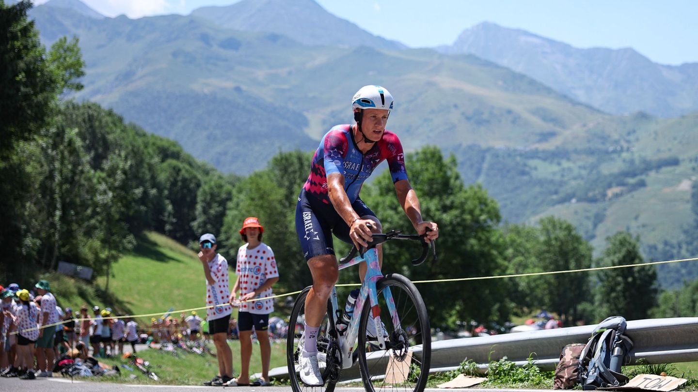 Wechselt das Team: der deutsche Fahrer Pascal Ackermann. (Archiv) Foto: Anne-Christine Poujoulat/AFP/dpa