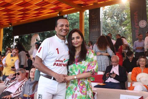 Naveen Jindal mit seiner Frau Shallu bei einem Polospiel in Jaipur