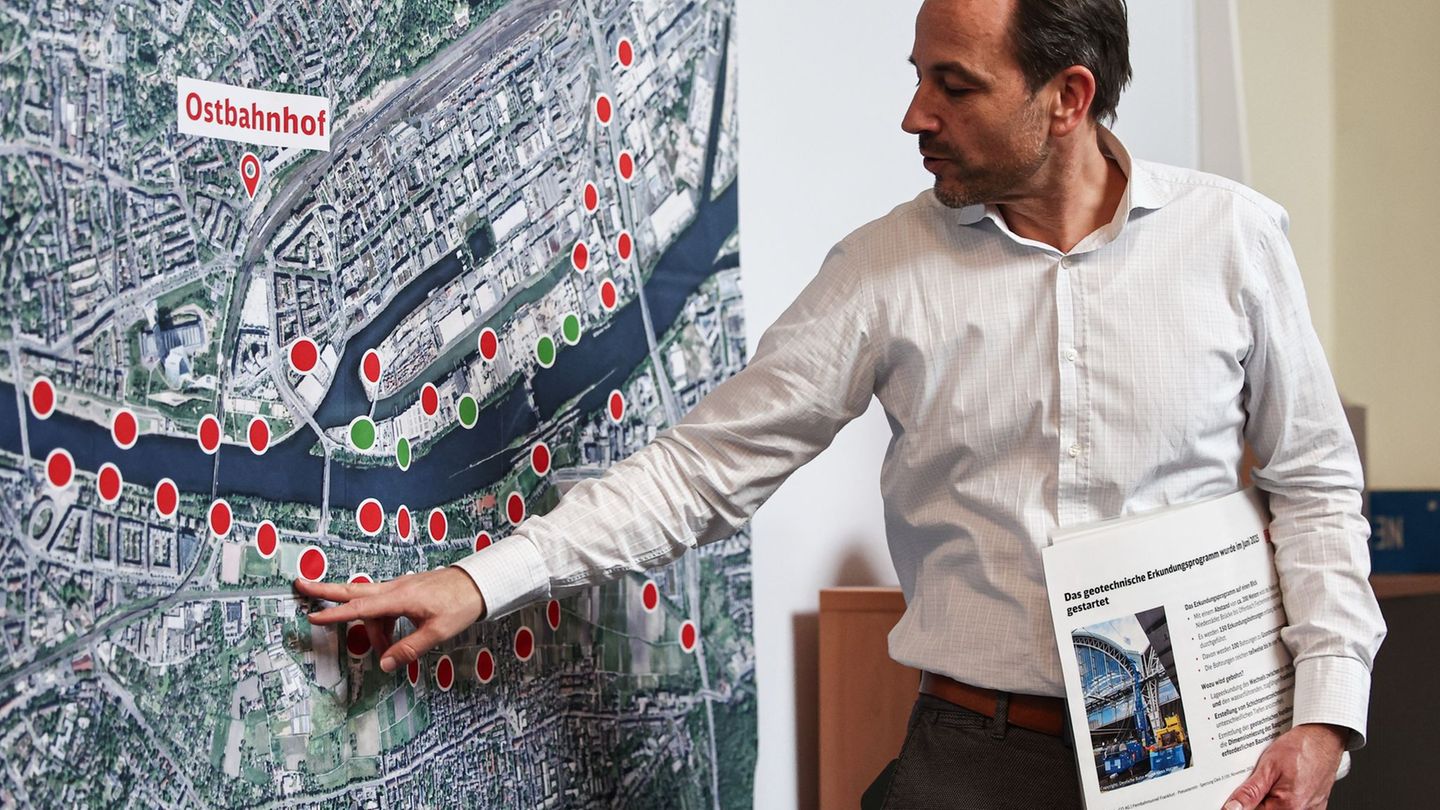 Bohrungen am Frankfurt Hauptbahnhof sollen den Bau des Fernbahntunnels vorbereiten. Foto: Hannes P. Albert/dpa