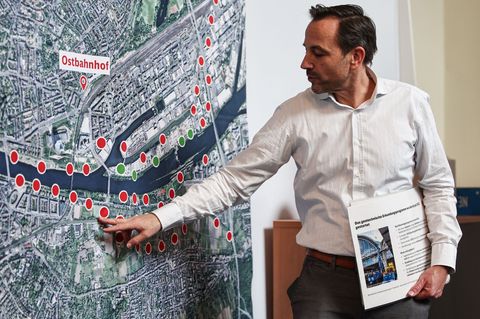 Bohrungen am Frankfurt Hauptbahnhof sollen den Bau des Fernbahntunnels vorbereiten. Foto: Hannes P. Albert/dpa