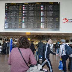 Am Dienstagabend kam der Flugbetrieb am Brüsseler Flughafen wegen Drohnen zweimal zum Erliegen. Foto: Virginia Mayo/AP/dpa